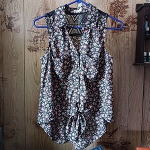 Xhilaration Floral Sleeveless Tie Front  Button Down Top Size Med…